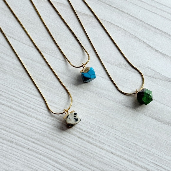 Necklace Gift Set, Natural Crystal Pendant Necklace Set (3 necklaces included) - Picture 4 of 8